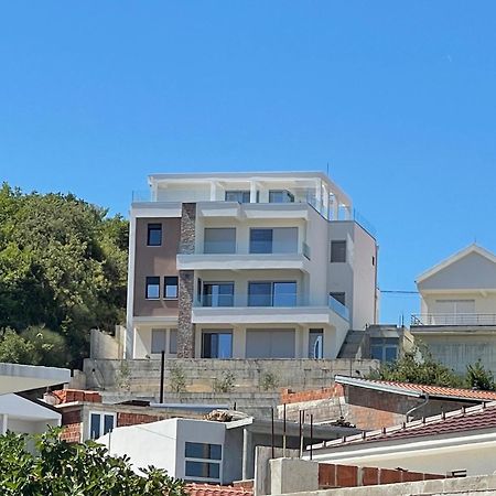 Apartments Hollaj ウルツィニ エクステリア 写真