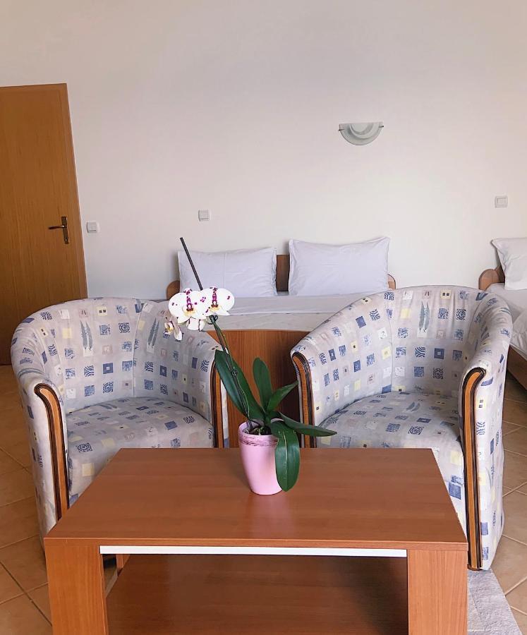 Apartments Hollaj ウルツィニ エクステリア 写真