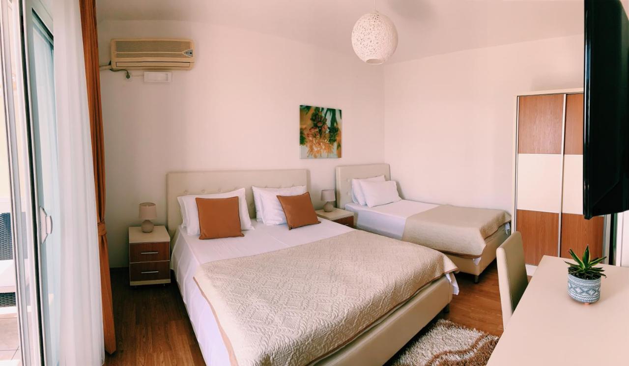 Apartments Hollaj ウルツィニ エクステリア 写真