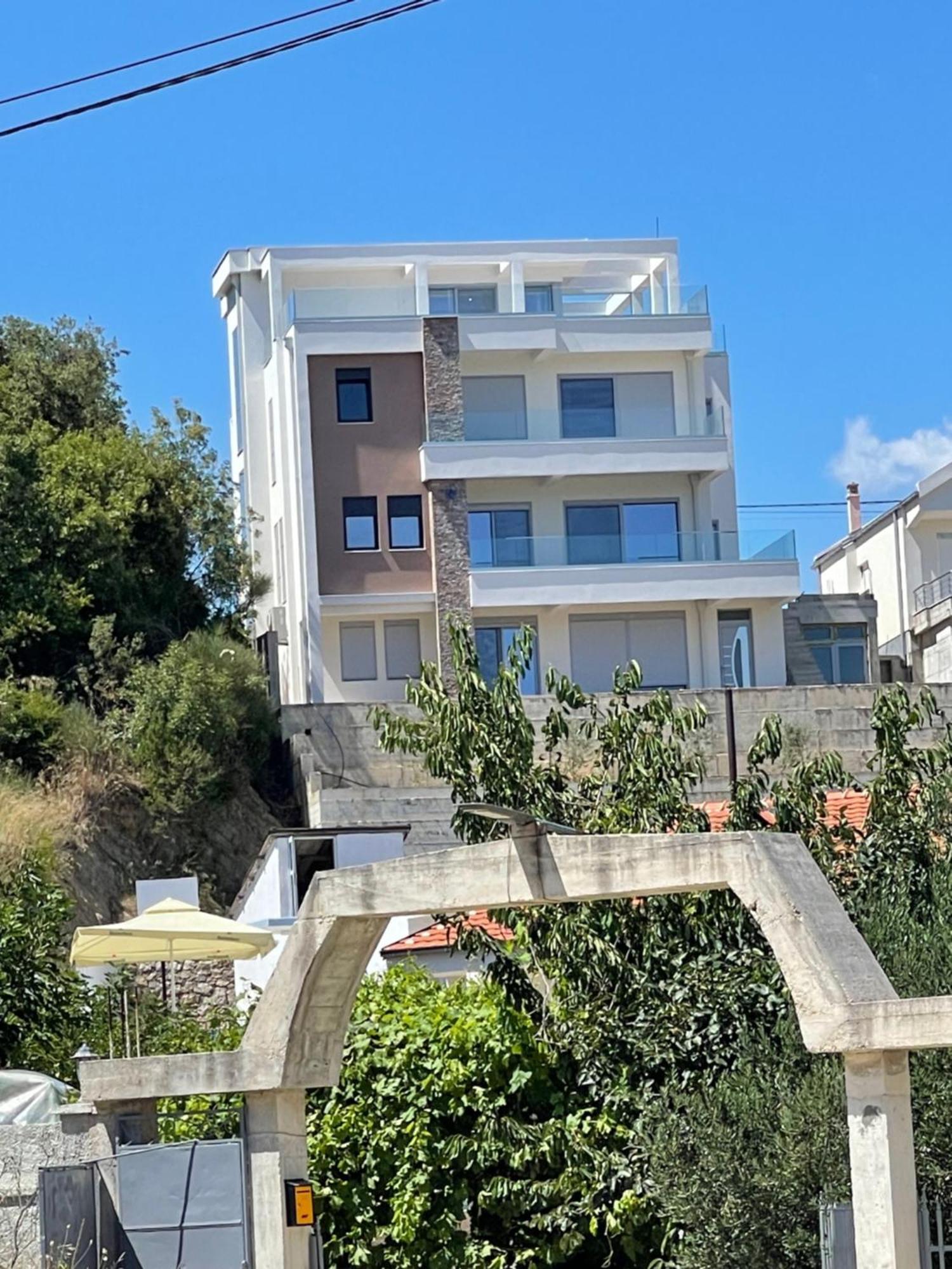 Apartments Hollaj ウルツィニ エクステリア 写真