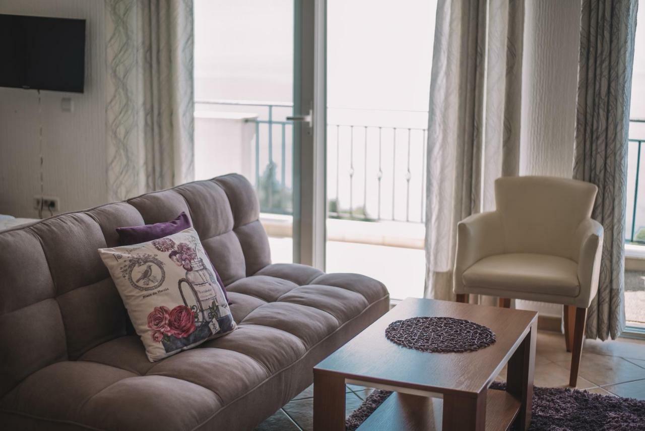 Apartments Hollaj ウルツィニ エクステリア 写真